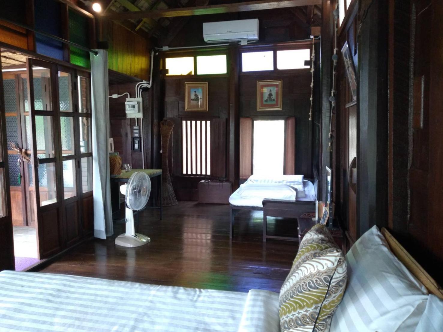 Rustic​ Charm​ Suphan​ Ban Tha Pong Camera foto